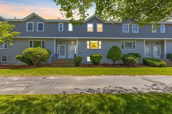 62 Villa Roma Dr #62, Tewksbury, MA 01876