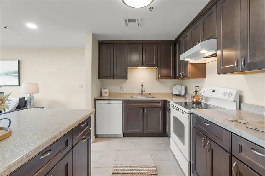 38 Dunham Rd #204, Beverly, MA 01915 - #3