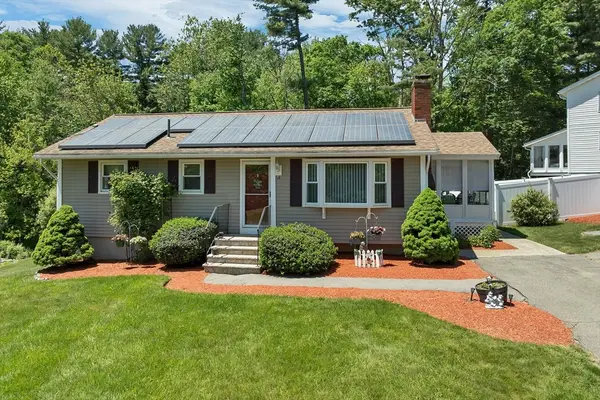 38 Dexter Ave, Dracut, MA 01826