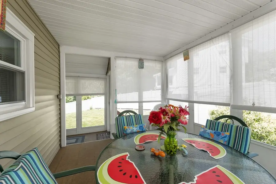 38 Dexter Ave, Dracut, MA 01826 - #2