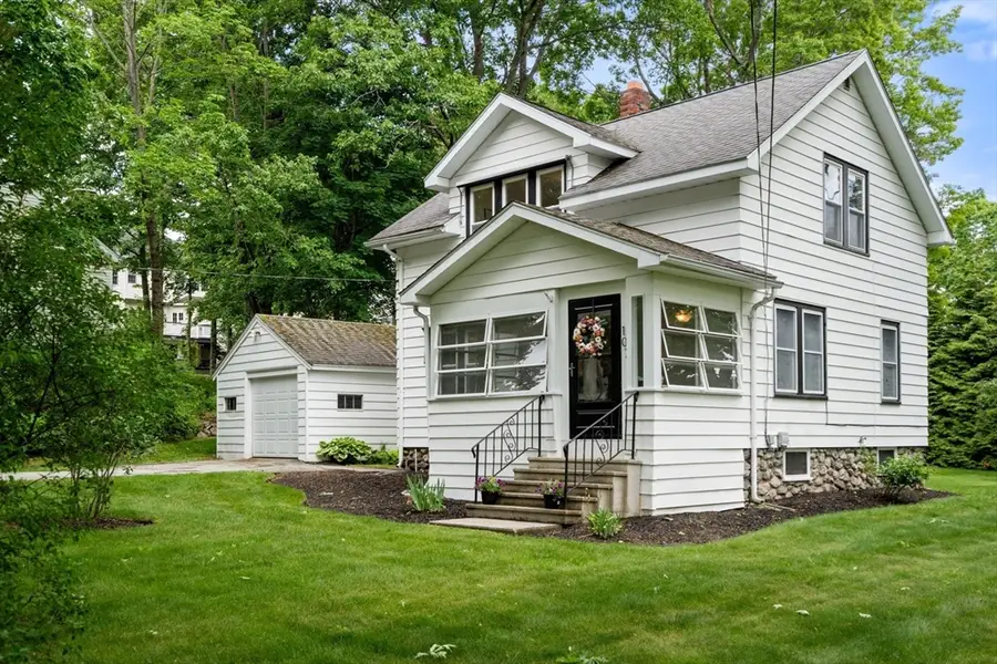 107 Winter Hill Rd, Holden, MA 01520 - #2