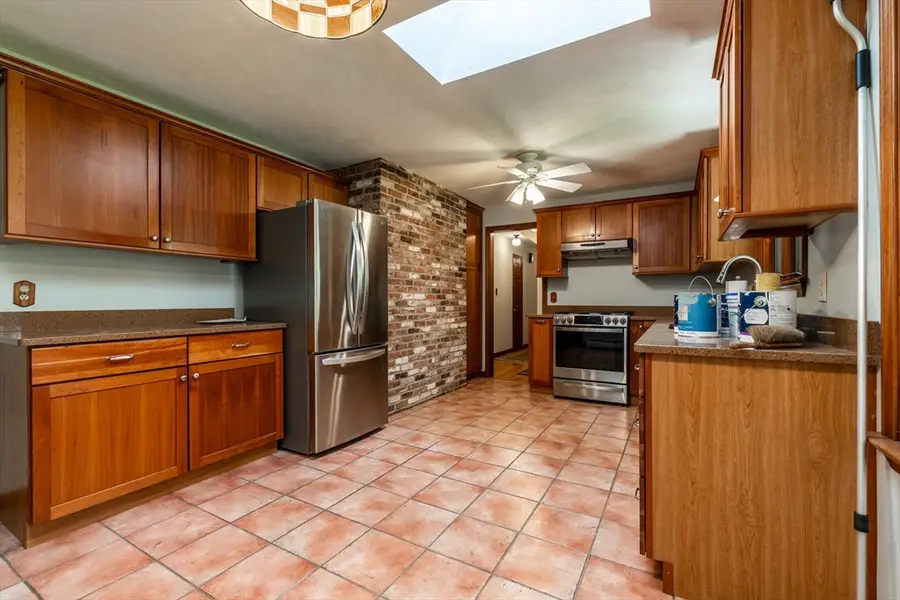 322 Spring St, Shrewsbury, MA 01545 - #3