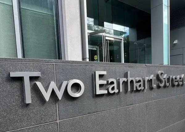 2 Earhart #121, Cambridge, MA 02141