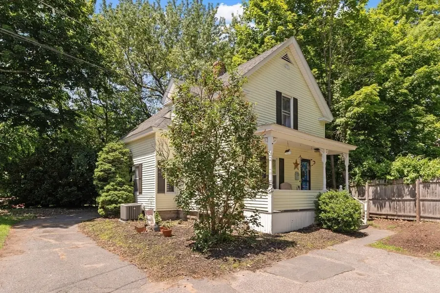 24 Bennett Pl, Leominster, MA 01453 - #3