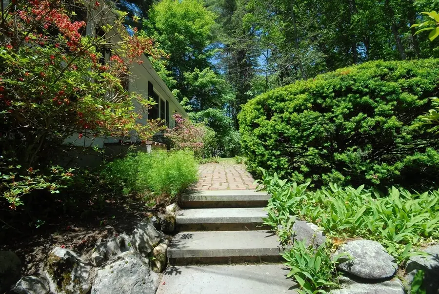 40 Shattuck St, Pepperell, MA 01463 - #3