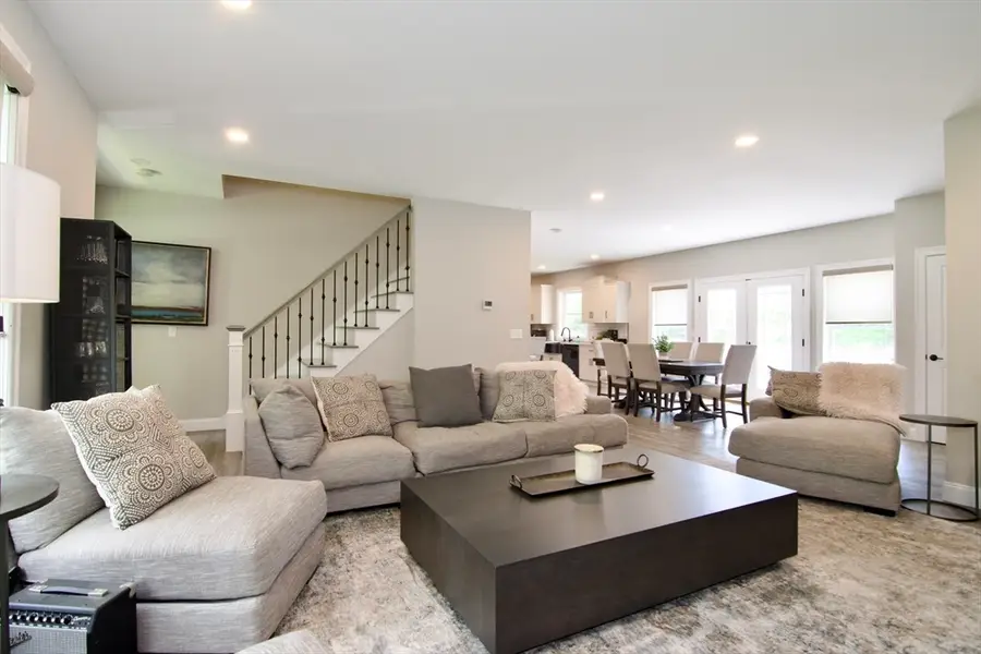 103 Oak Hollow Rd, Springfield, MA 01128 - #3