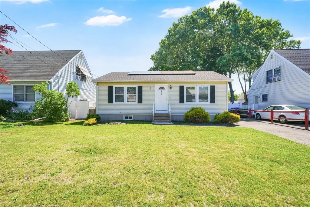 217 Mazarin St, Springfield, MA 01151 - #1