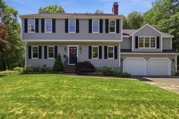 81 Parish Rd, Needham, MA 02494