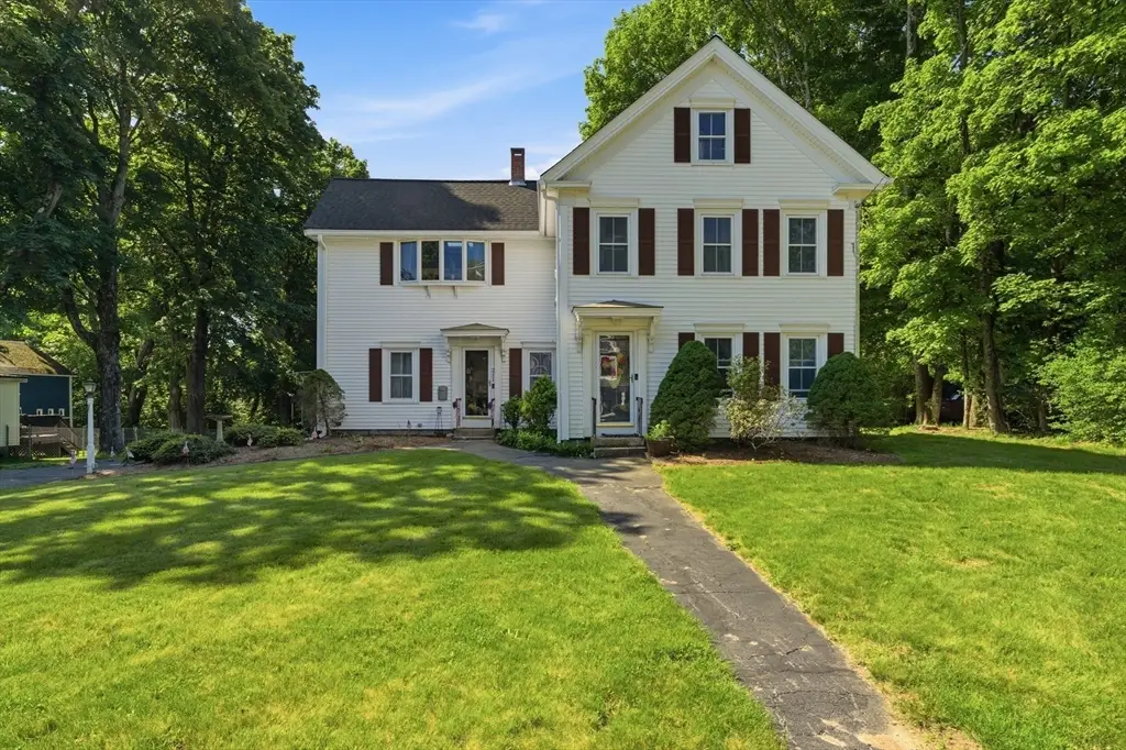 211 Village St, Medway, MA 02053 - #1