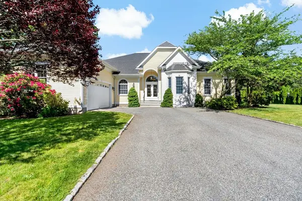 19 Azalea Dr, Dartmouth, MA 02747
