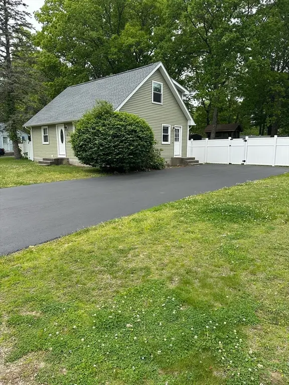 11 Friar Tuck Ln, Oxford, MA 01540 - #1