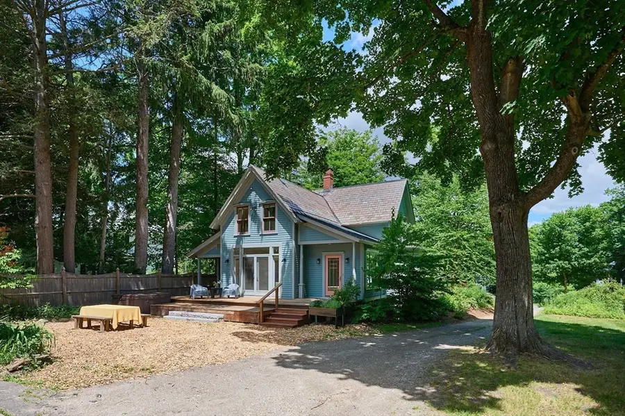 114 S Main St, Northampton, MA 01062 - #2
