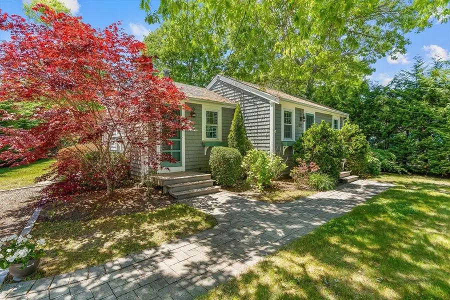 157 Wading Place Rd, Mashpee, MA 02649 - #2