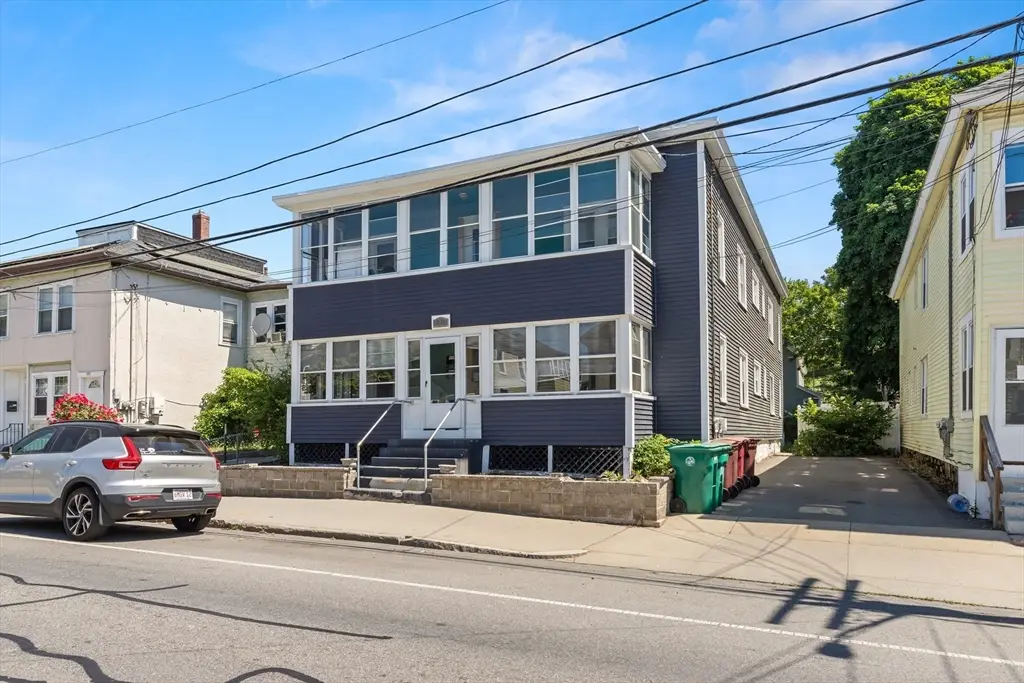 191 W Sixth St, Lowell, MA 01850 - #1