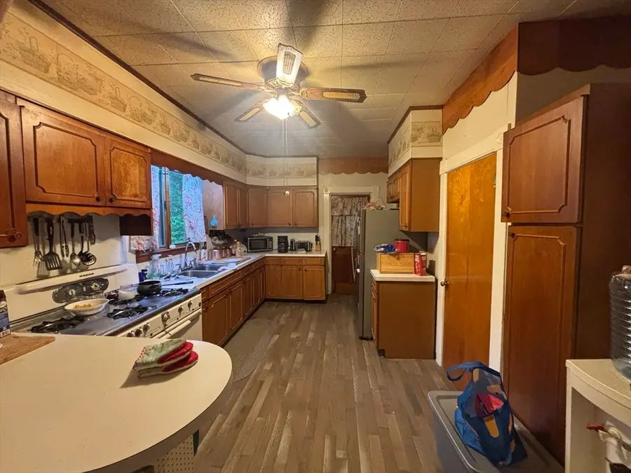 51 Church St, Ware, MA 01082 - #3