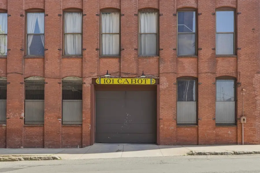 101 Cabot St #402, Holyoke, MA 01040 - #2