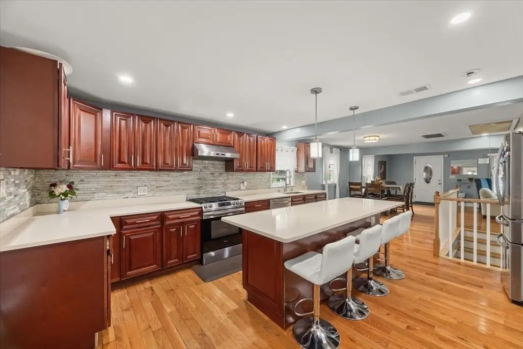33 Prince St, Brockton, MA 02302 - #1