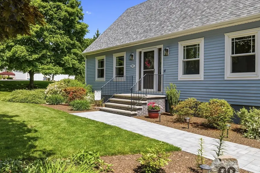 92 Everett St, Somerset, MA 02726 - #3