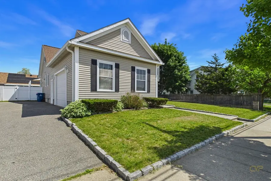 277 Tarkiln Hill Rd, New Bedford, MA 02745 - #2