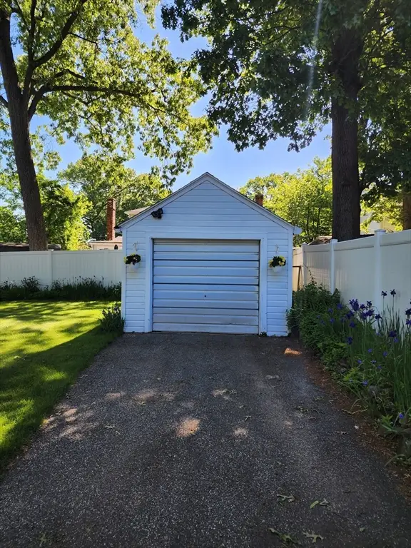 235 Chalmers St, Springfield, MA 01118 - #2