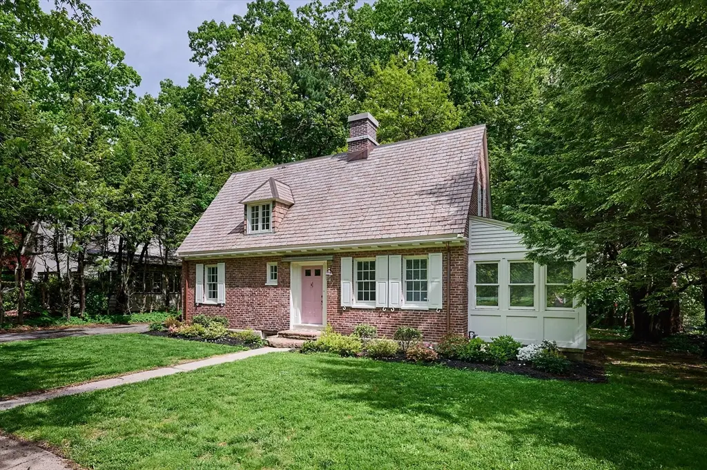 43 Woodlawn Ave, Northampton, MA 01060 - #1
