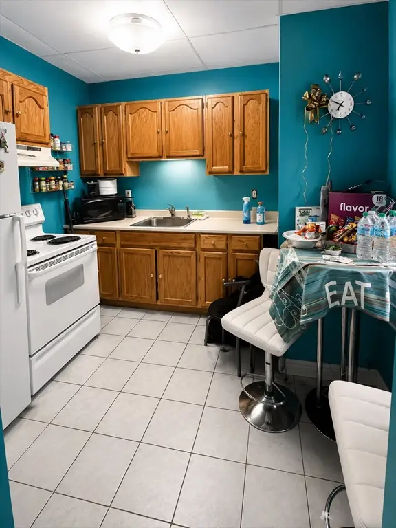 11 Lawrence St #510, Lawrence, MA 01840 - #3