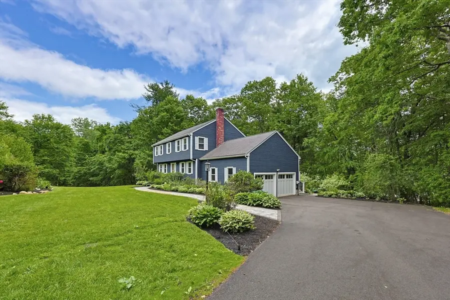 1 Leone Ln, Mendon, MA 01756 - #2
