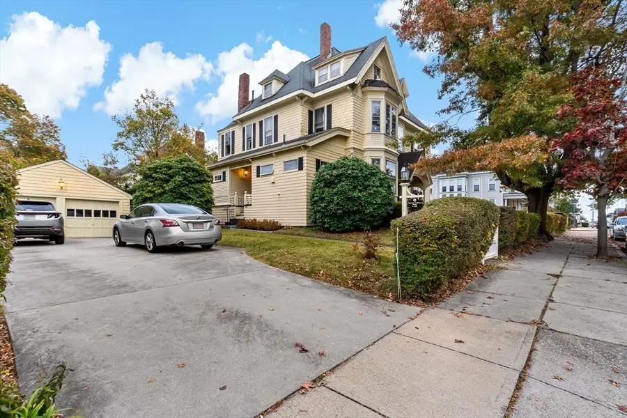 216 Prospect St, Fall River, MA 02720 - #3