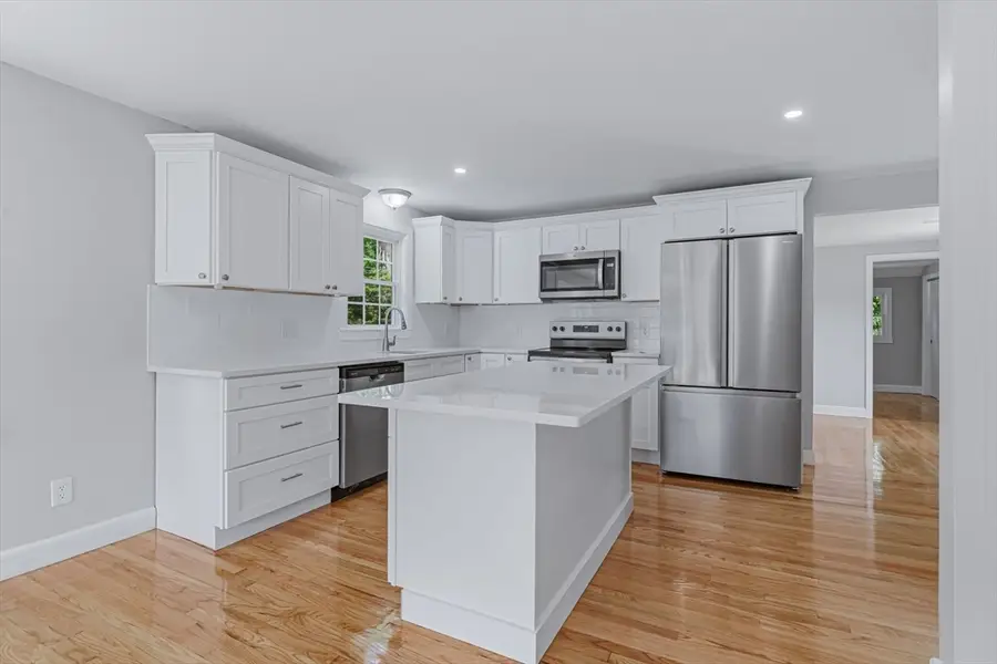 95 Circle Dr, Wrentham, MA 02093 - #3