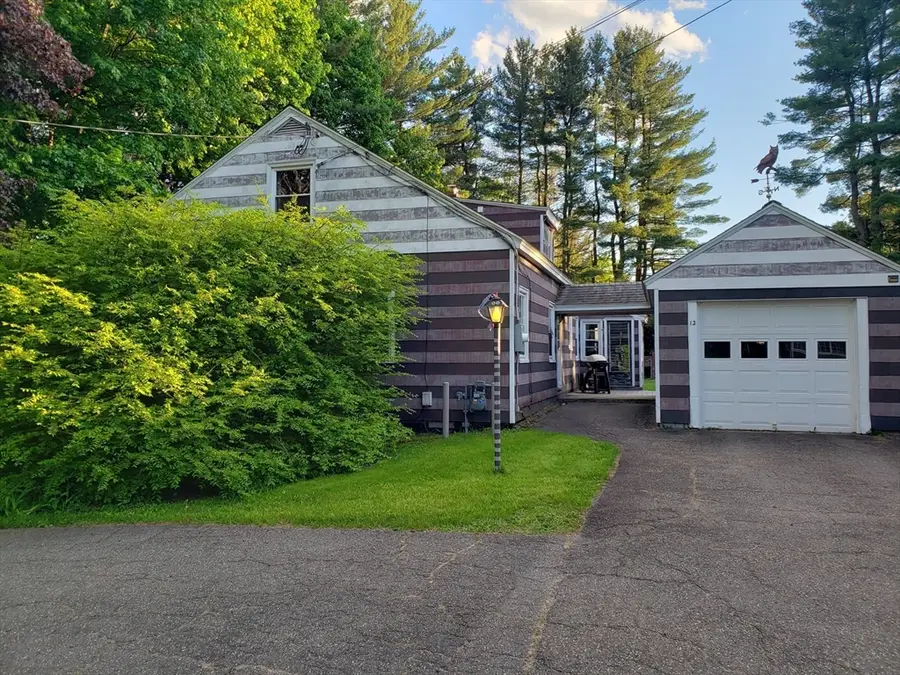 12 Greenwood Ct, Easthampton, MA 01027 - #2