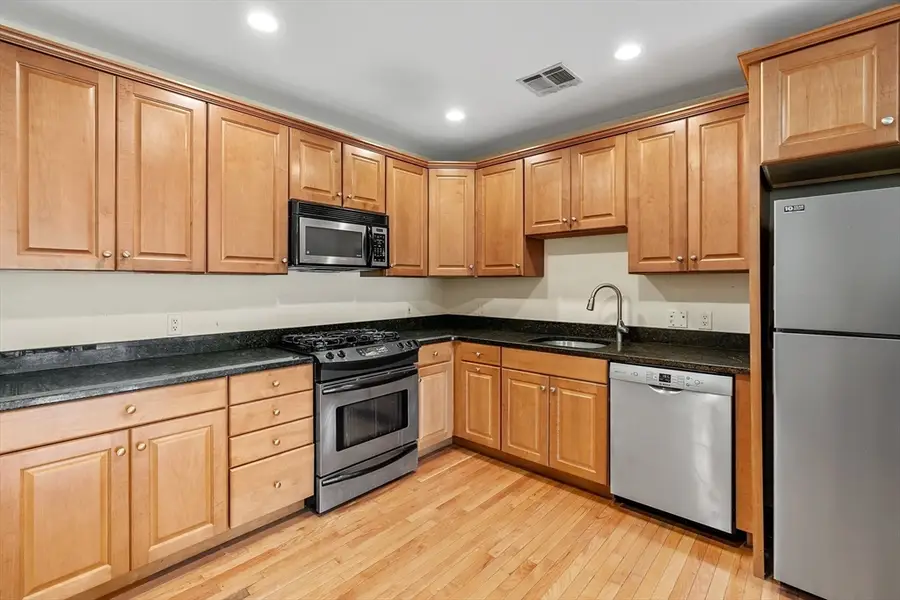 328 Copeland St #2D, Quincy, MA 02169 - #3