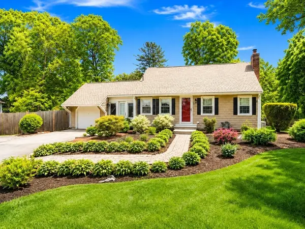 11 Autumn Lane, Attleboro, MA 02703