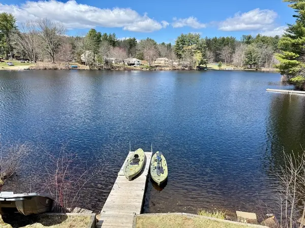 12 Oak Lane, Spencer, MA 01562