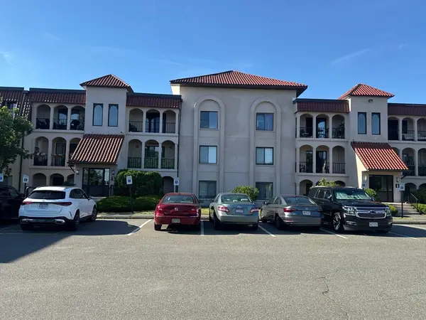 685 Oak St #5-12, Brockton, MA 02301