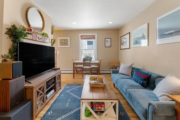295 River St #3R, Cambridge, MA 02139