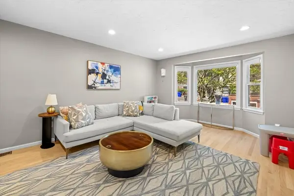 48 Regent Circle #48, Brookline, MA 02445