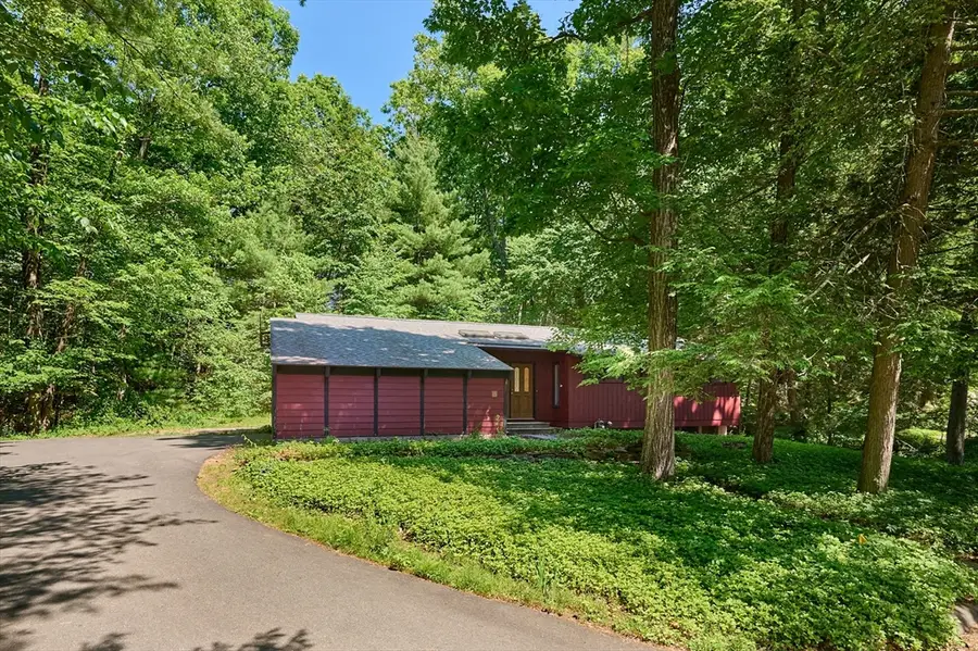 15 Red Fox Ln, Amherst, MA 01002 - #2