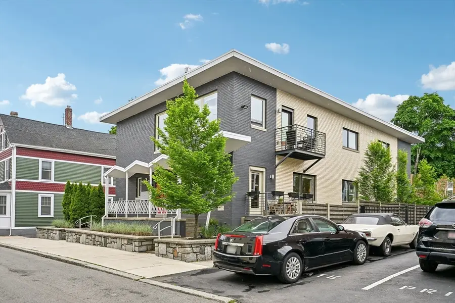 7 Howard St #4, Salem, MA 01970 - #3