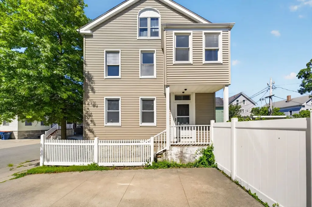 233 Maxfield St, New Bedford, MA 02740 - #1