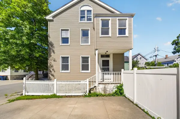 233 Maxfield St, New Bedford, MA 02740