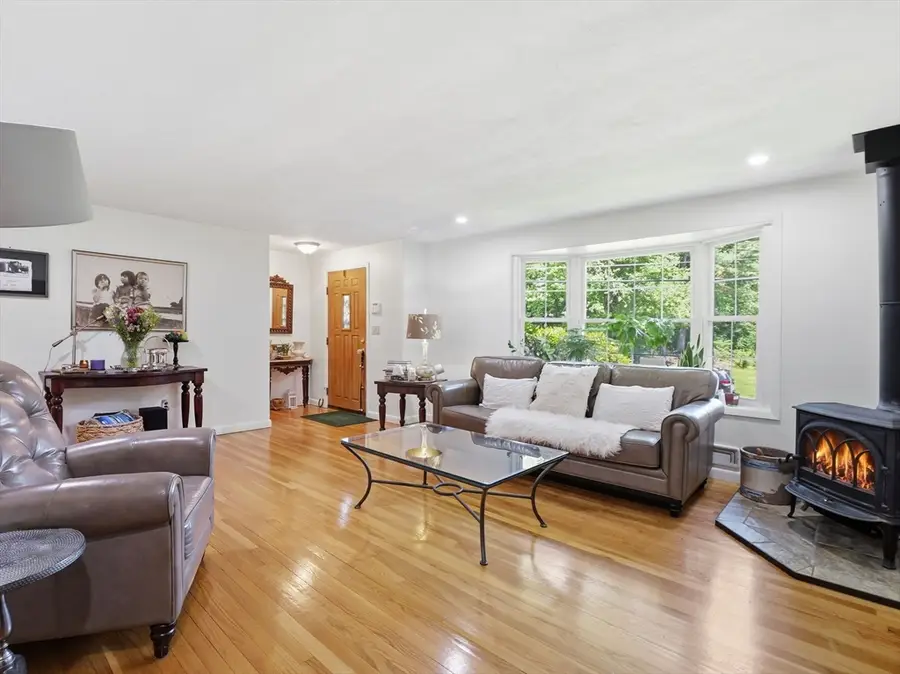 77 Old Stage Rd, Chelmsford, MA 01824 - #2