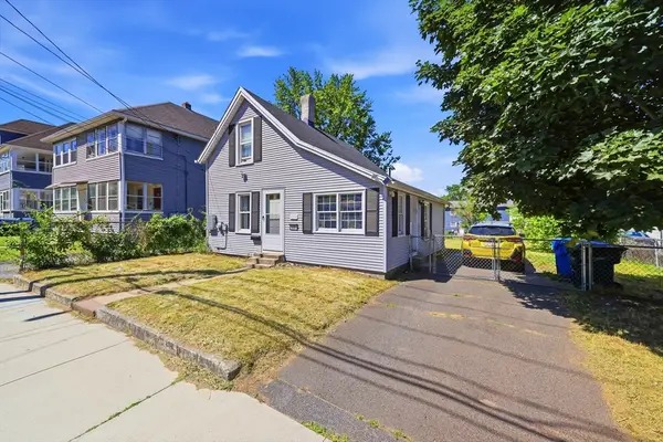 30 Mazarin St, Springfield, MA 01151