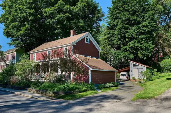 34 Sears St, Buckland, MA 01370