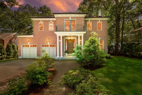 129 Rangeley Rd, Brookline, MA 02467