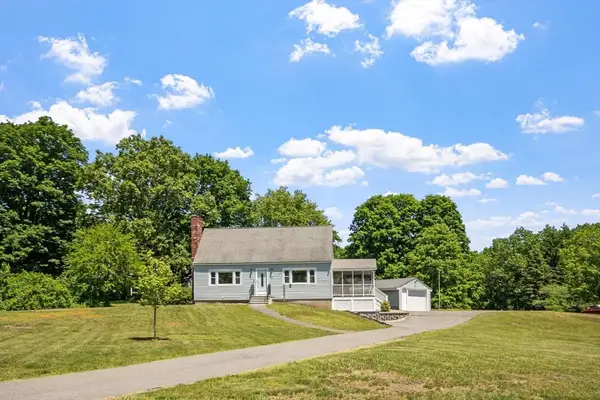 168 Washington St, Groveland, MA 01834