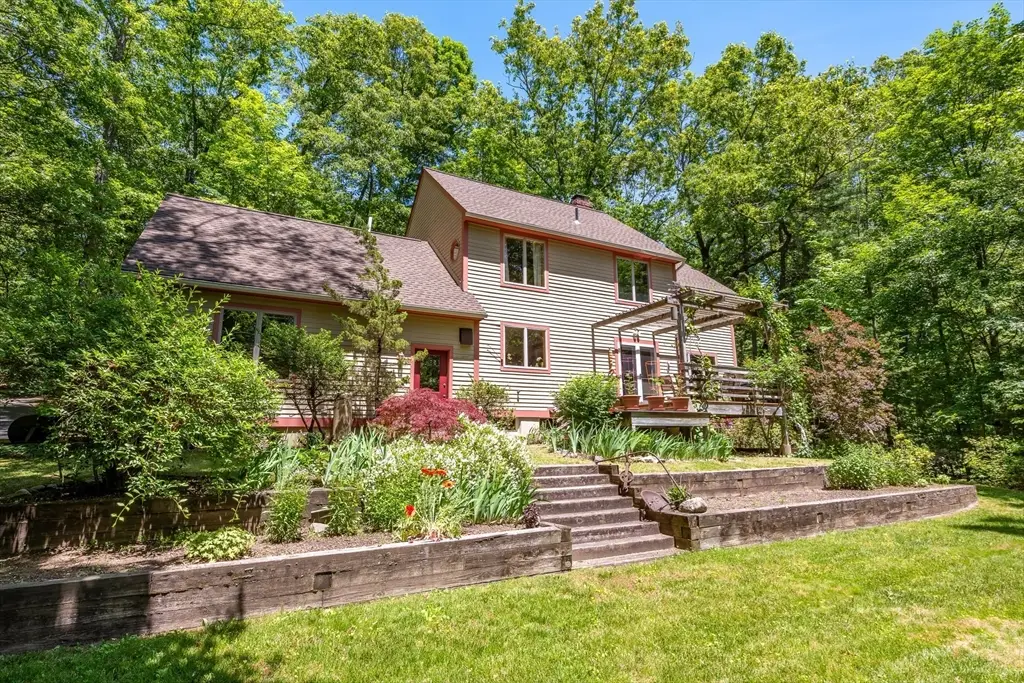 71 Morgan Cir, Amherst, MA 01002 - #1
