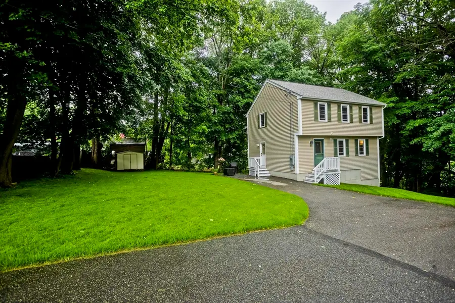 22 Porter St, Shirley, MA 01464 - #3