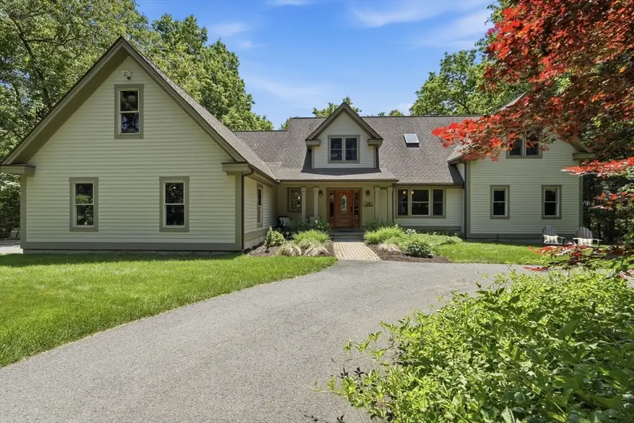 409 Henry St, Amherst, MA 01002 - #2