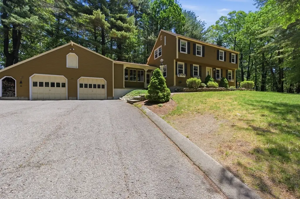 24 Novak Circle, Dracut, MA 01826 - #1