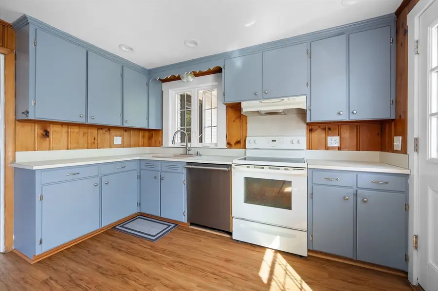 30 Whitney St, Milford, MA 01757 - #3